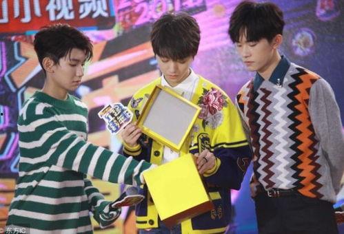 tfboys吃瓜粉丝,粉丝吃瓜狂欢背后的故事