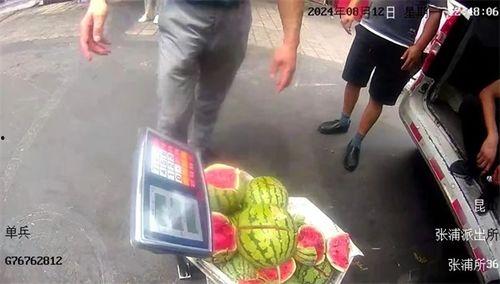 警察吃瓜群众,揭秘社会现象背后的故事